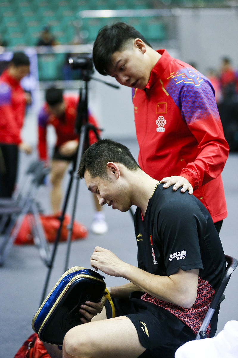 波兰乒乓球队碾压德国乒乓球队，许昕惊艳世界