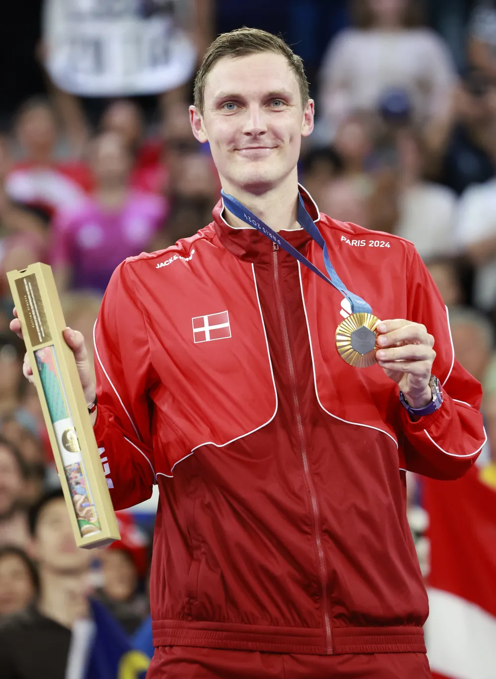 韩国队完胜丹麦队，安赛龙点燃赛场