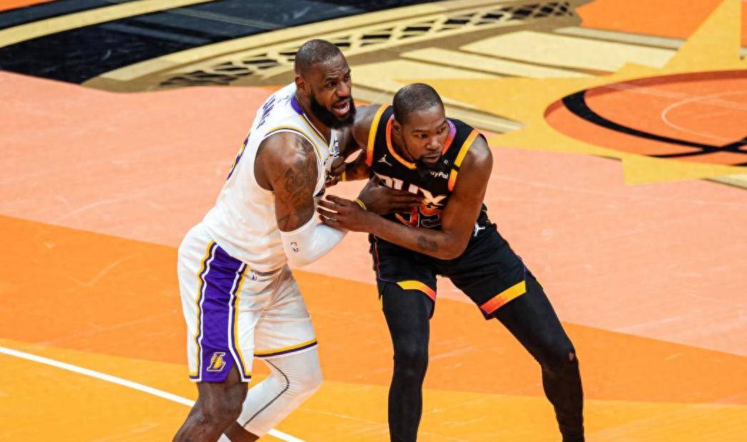 雷霆碾压马刺，保罗带队取胜