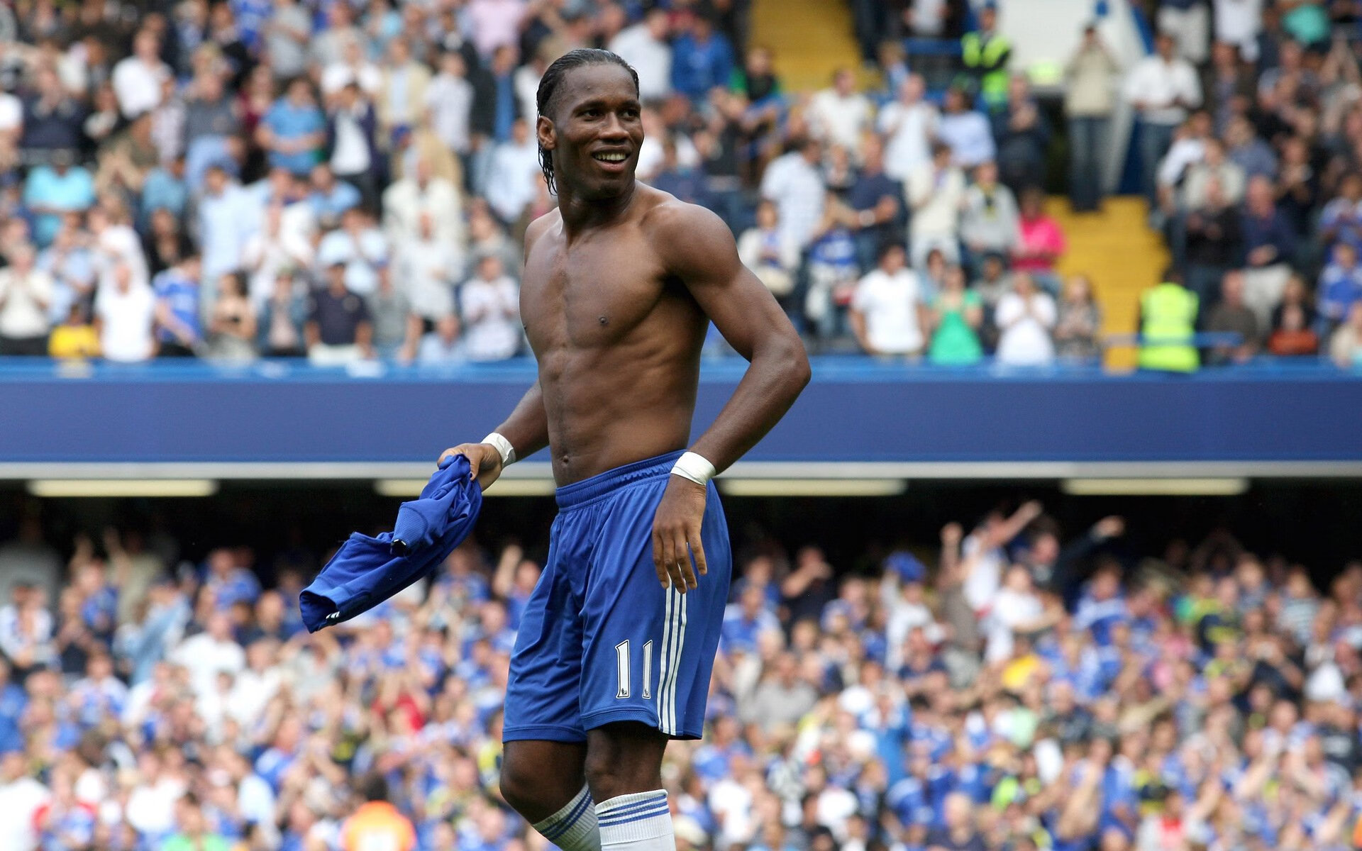 本泽马一剑封喉，曼城险胜AC米兰，欧冠之夜的唯一性对决