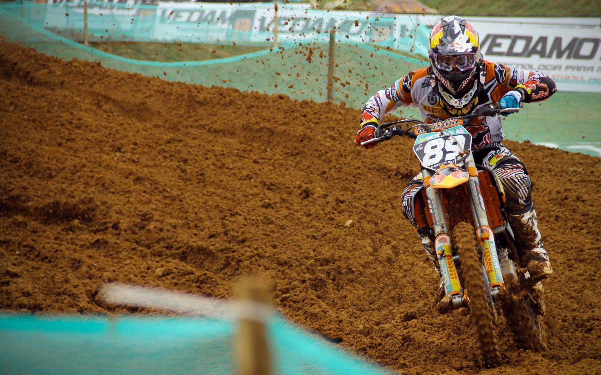 三狮咆哮撕裂沙漠防线，莱奥临危受命改写比赛剧本